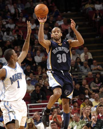 刘易斯加盟 刘易斯加盟