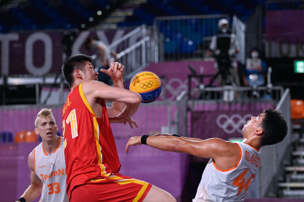 得足够出手 得足够出手